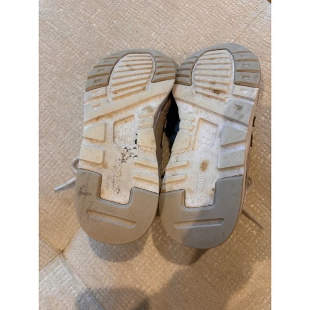 997H‎ sneakers from New Balance. Size 6- womens